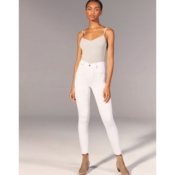 Abercrombie & Fitch Denim - Abercrombie and Fitch Simone high rise super skinny white jeans size 28 6R EUC